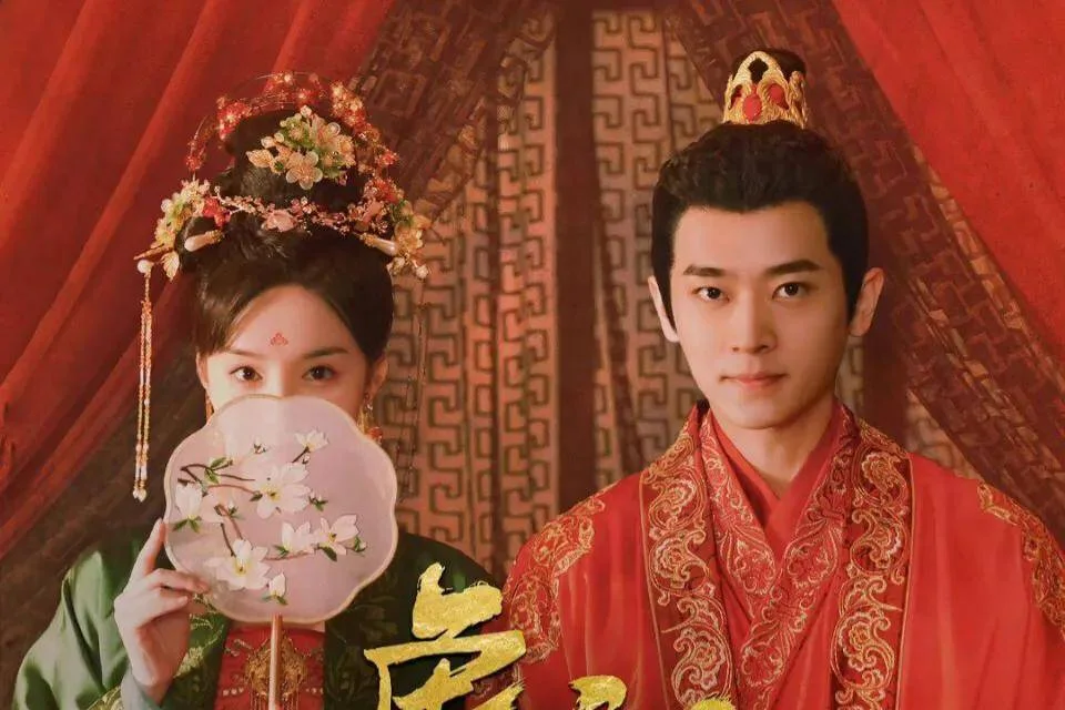 《重生一零年代，全家被我带飞》短剧海报，收录于黄果短剧女性成长 · 励志跨越